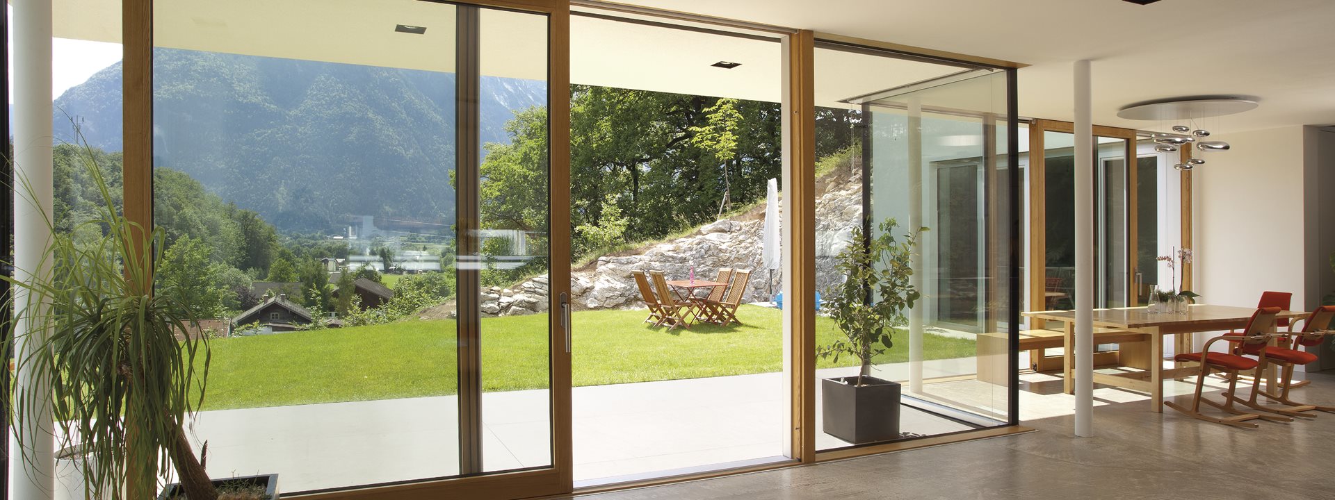 Підйомо-розсувна фурнітура